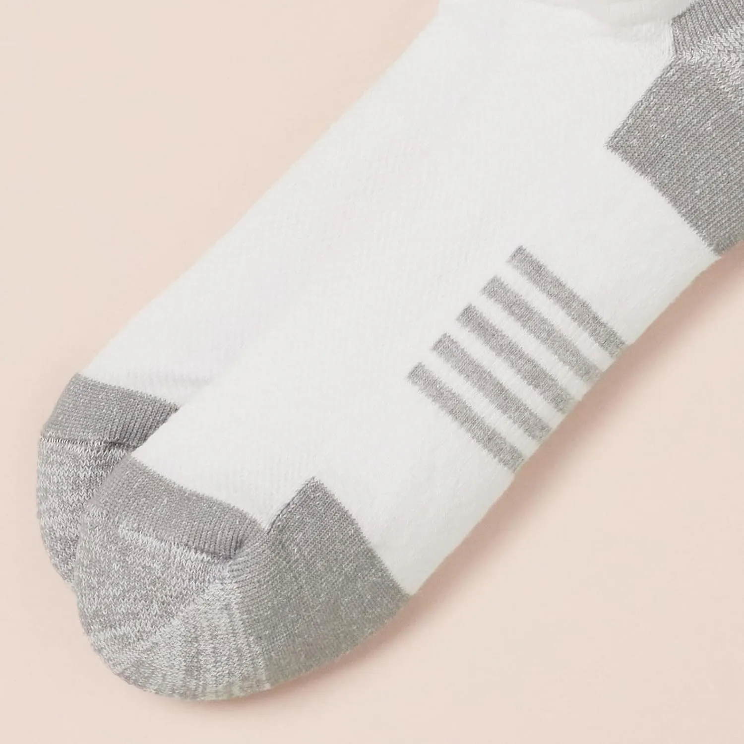 Amazon Essentials Men's Performance Comfortable Cotton Cushioned Breathable Athletic No-Show Sports Socks, 6 Pairs