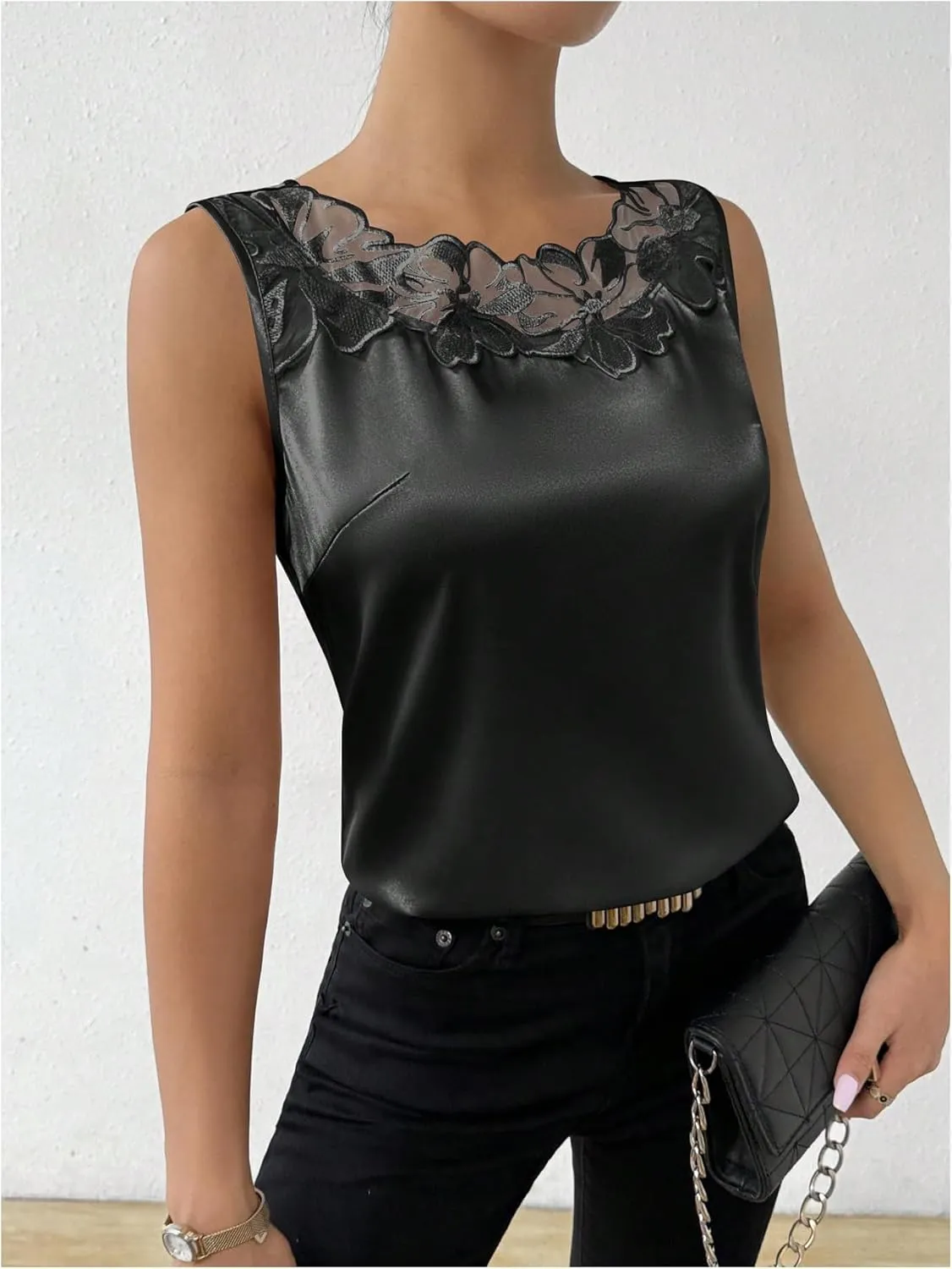 SweatyRocks Women's Satin Contrast Lace Crew Neck Sleeveless Blouse Appliques Summer Tank Tops