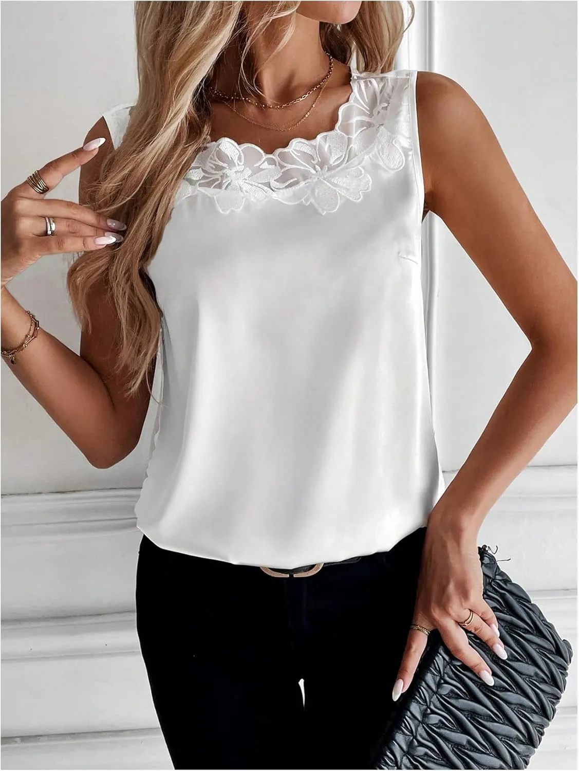 SweatyRocks Women's Satin Contrast Lace Crew Neck Sleeveless Blouse Appliques Summer Tank Tops