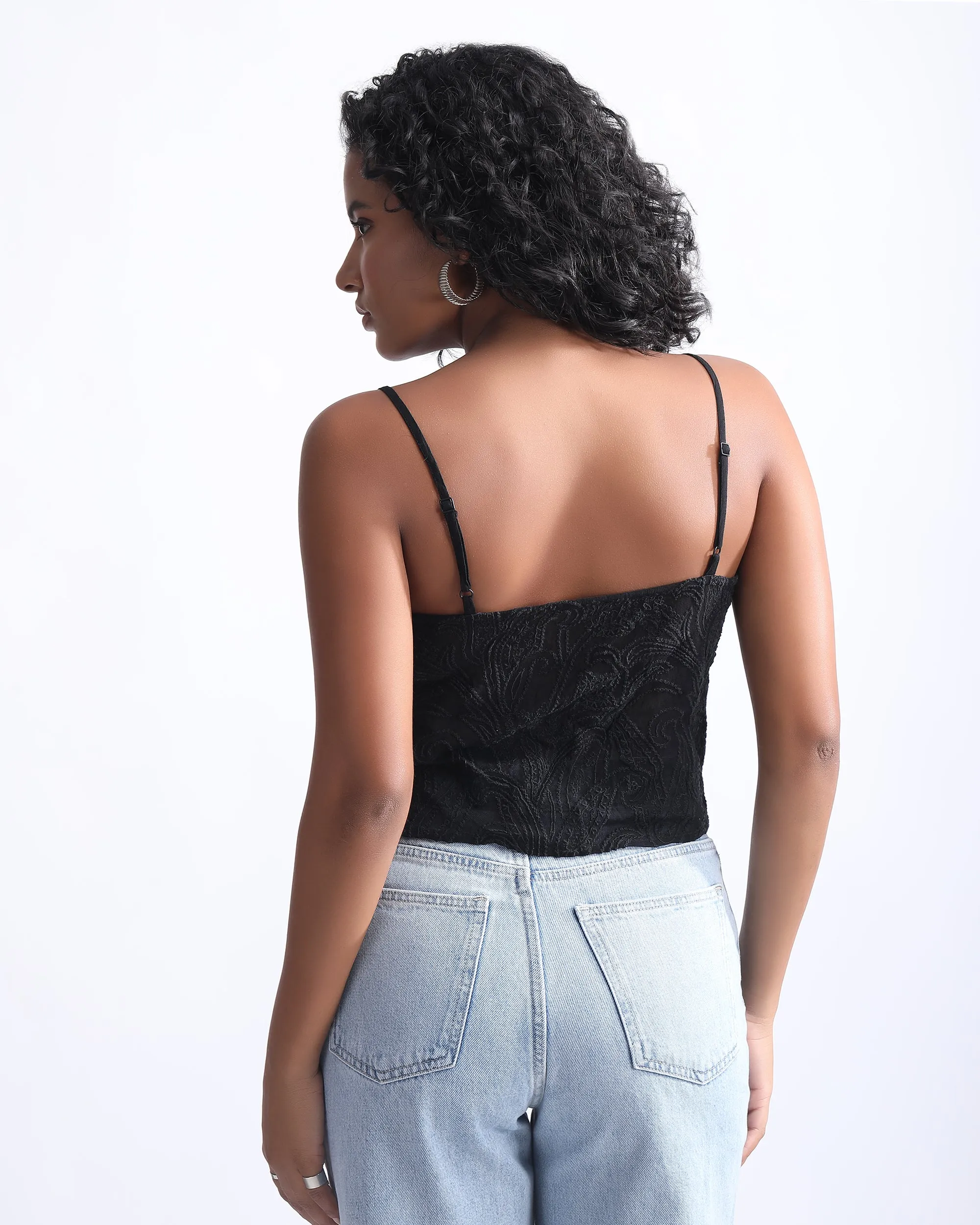 TIE KNOT EMBROIDERED TOP