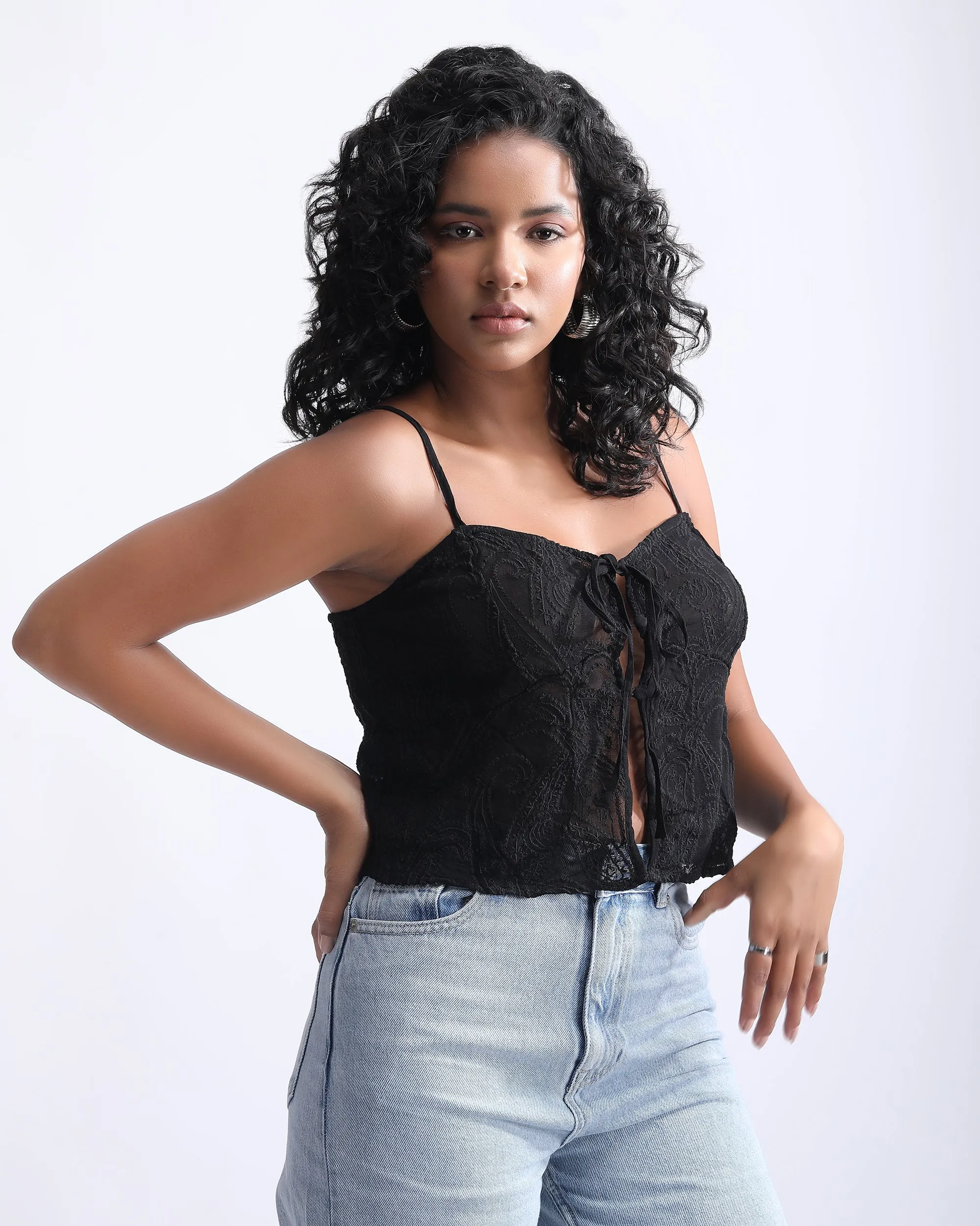 TIE KNOT EMBROIDERED TOP